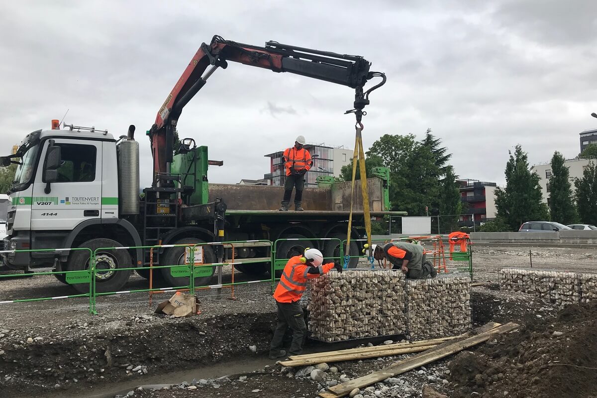 GRENOBLE TEISSEIRE Pose gabions